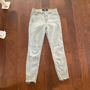🦋Hollister High-rise Skinny Crop Jeans